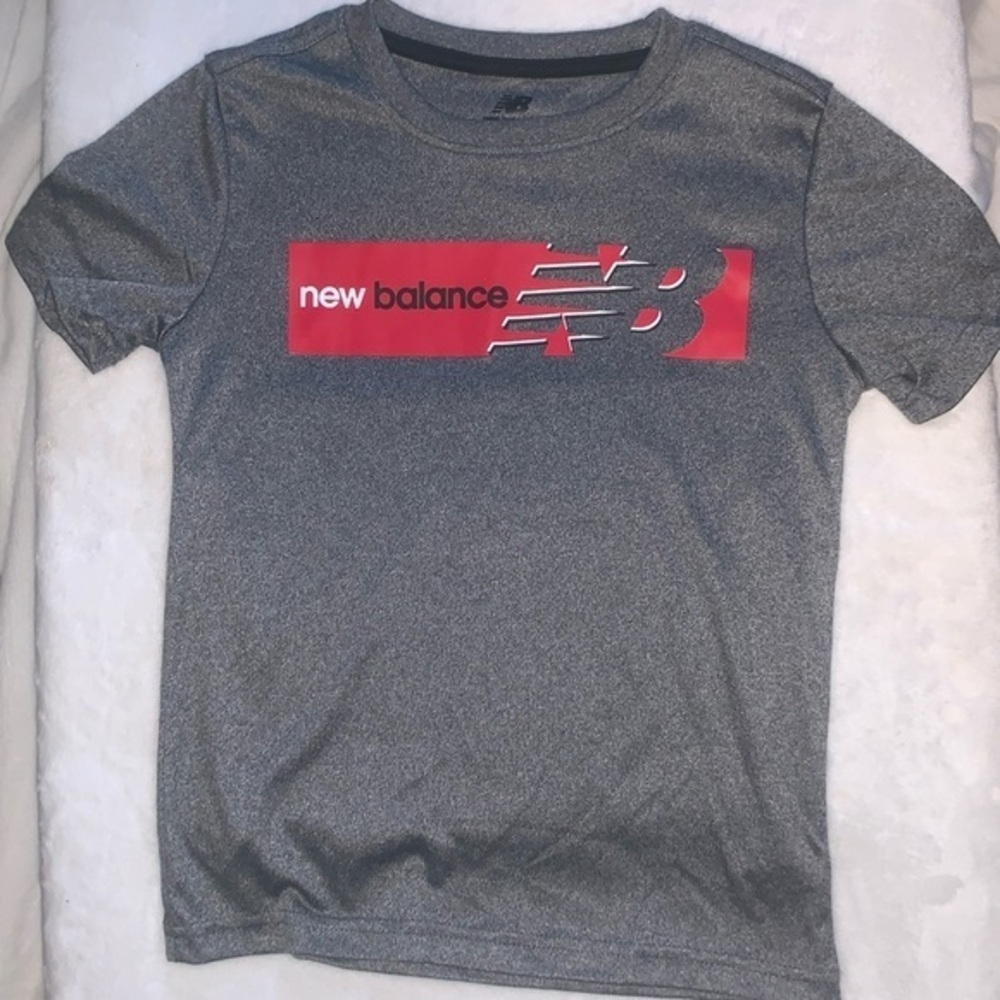 New balance T-shirt - Picture 1 of 5